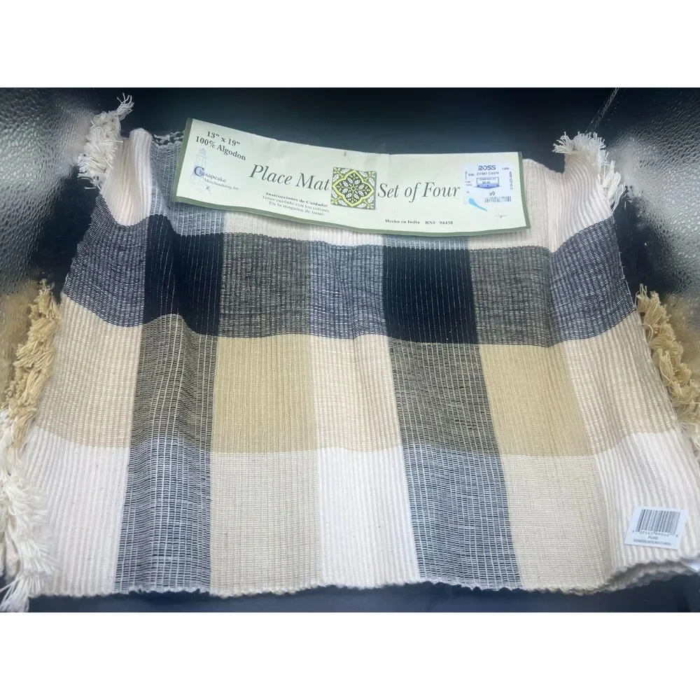 Chesapeake Merchandising Inc 100% Algodon Set Of 4 Placemats RN#94438 13'' 19*''